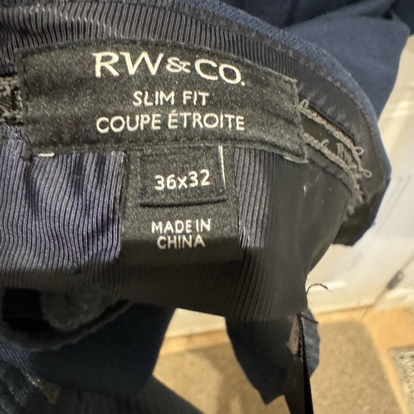 RW and Co suit for sale. Arms intended slightly. Size 46r - Picture 5 of 6